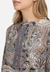 Sweatshirt mit hohem Kragen / Detailbild