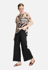 Culotte mit Gummizug / Modellfoto Vorderseite (Outfit)