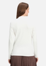 Basic Shirt mit Kragen / Modellfoto Rückseite