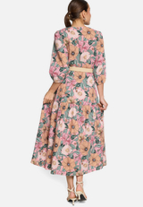 Blumenkleid Maxi mit Gürtel / Modellfoto Rückseite