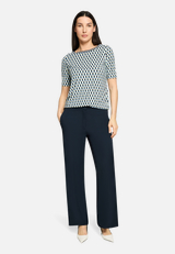 Casual-Shirt mit Gummizug / Modellfoto Vorderseite (Outfit)