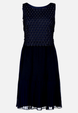 Cocktailkleid mit Plissee / Vorderseite