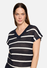 Lochstrick-Pullover mit Streifen / Detailbild