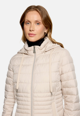 Steppjacke leicht mit abnehmbarer Kapuze / Detailbild