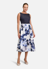 Cocktailkleid mit ausgestelltem Rock / Modellfoto Vorderseite