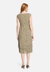 Chiffonkleid mit Bindegürtel / Modellfoto Rückseite