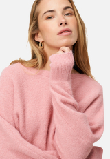 Strickpullover mit U-Boot Ausschnitt / Detailbild