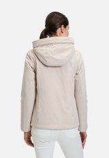 Wendejacke mit Kapuze / Modellfoto Rückseite