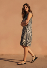 Leinenkleid ohne Arm / Imagebild