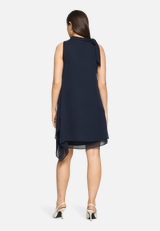 Cocktailkleid ohne Arm / Modellfoto Rückseite