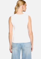 Basic-Top mit V-Ausschnitt  / Modellfoto Rückseite