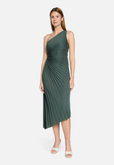 Abendkleid im Glitzer-Look / Modellfoto Vorderseite