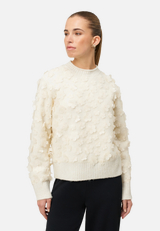 Pullover mit 3D Blüten / Modellfoto Vorderseite