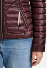 Steppjacke mit Reißverschlusstaschen / Detailbild