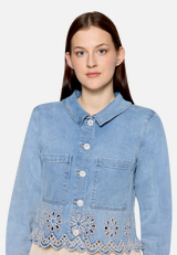 Jeansjacke mit Stickerei / Detailbild