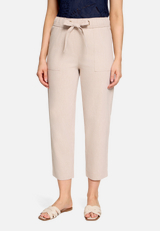 Casual-Hose mit elastischem Bund / Modellfoto Vorderseite