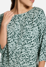 Blusenshirt mit Blumenmuster / Detailbild