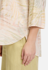 Leinenbluse mit V-Ausschnitt / Detailbild