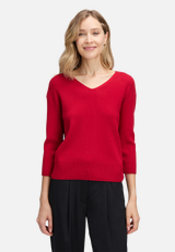 Feinstrickpullover mit V-Ausschnitt / Modellfoto Vorderseite