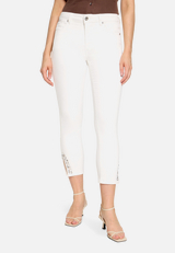 Basic-Jeans mit Waschung / Modellfoto Vorderseite
