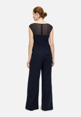 Jumpsuit ohne Arm / Modellfoto Rückseite