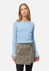 Pullover mit Volants am Ärmel / Modellfoto Vorderseite