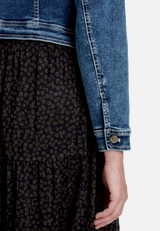 Jeansjacke mit Waschung / Detailbild