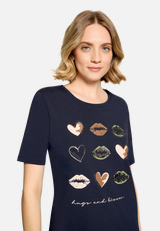 T-Shirt  mit Print "Hugs and Kisses"  / Detailbild