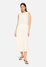 Casual-Kleid mit Stickerei / Modellfoto Vorderseite