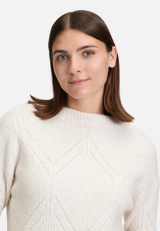 Strickpullover mit Struktur / Detailbild