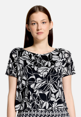 Stufenkleid mit U-Boot-Ausschnitt / Detailbild