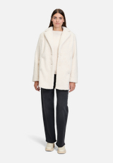 Plüschjacke mit Reverskragen / Modellfoto Vorderseite (Outfit)