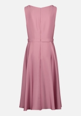 Cocktailkleid mit Wasserfallausschnitt / Rückseite