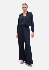 Blouson langarm / Modellfoto Vorderseite (Outfit)