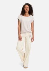 Casual-Shirt mit Wellenstruktur / Modellfoto Vorderseite (Outfit)