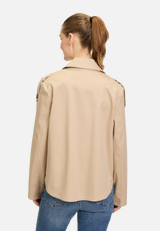 Sommerjacke mit Kragen / Modellfoto Rückseite