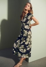 Midikleid mit Raffung / Imagebild
