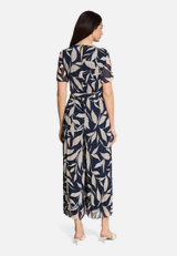 Jumpsuit mit Plissee / Modellfoto Rückseite