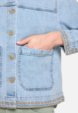 Jeansjacke mit Stickerei / Detailbild