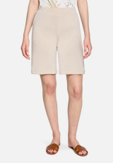 Schlupfhose mit Eingrifftaschen / Modellfoto Vorderseite