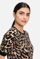 Feinstrickpullover mit Animalprint / Detailbild