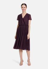 Cocktailkleid mit Plissee / Modellfoto Vorderseite