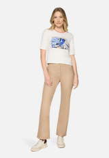 Basic Shirt mit Placement / Modellfoto Vorderseite (Outfit)