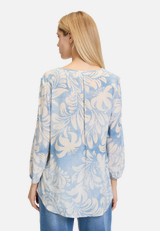 Casual-Bluse mit Gummizug / Modellfoto Rückseite