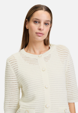 Sommer-Strickjacke mit Knopfleiste / Detailbild