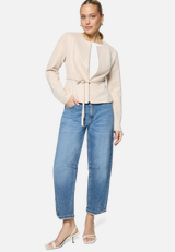 Blazer-Jacke  in Lederoptik  / Modellfoto Vorderseite (Outfit)