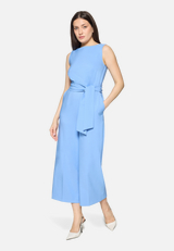 Eleganter Jumpsuit mit Eingrifftaschen / Modellfoto Vorderseite (Outfit)