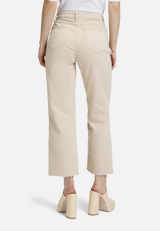 Basic-Hose mit offenem Saum / Modellfoto Rückseite