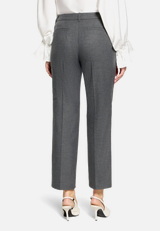 Casual-Hose mit Bügelfalte / Modellfoto Rückseite