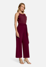 Jumpsuit mit Volant / Modellfoto Vorderseite (Outfit)